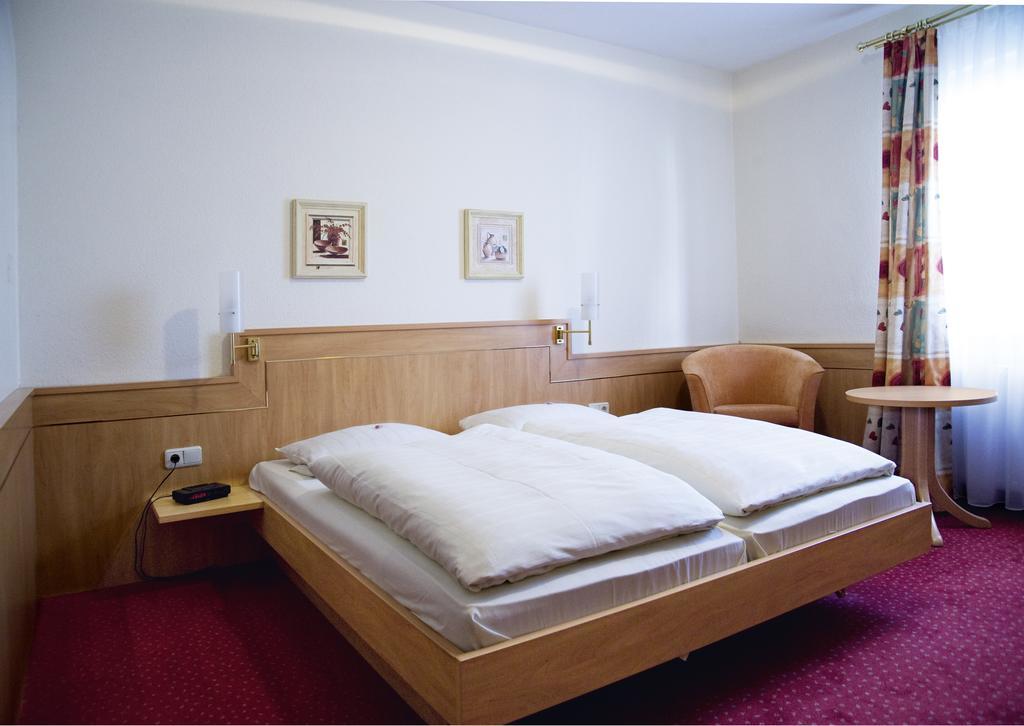 Hotel am Schloss Darmstaedter Hof Bad Homburg vor der Höhe Zimmer foto